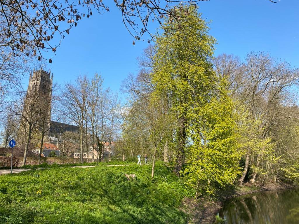 B&B In de Oude Smederij Zaltbommel Buitenkant foto